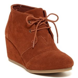 Toms: Desert Wedge Booties